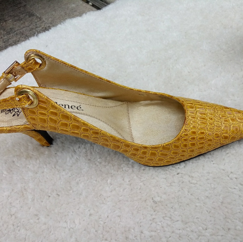 Shoe
